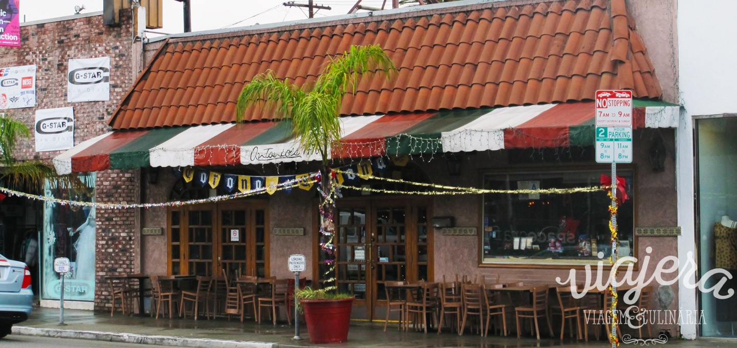 Fachada do Restaurante Mexicano Antonio's, em Los Angeles