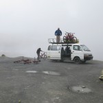 Death Road - Los Yungas, distribuição das bikes e equipamentos de proteção.